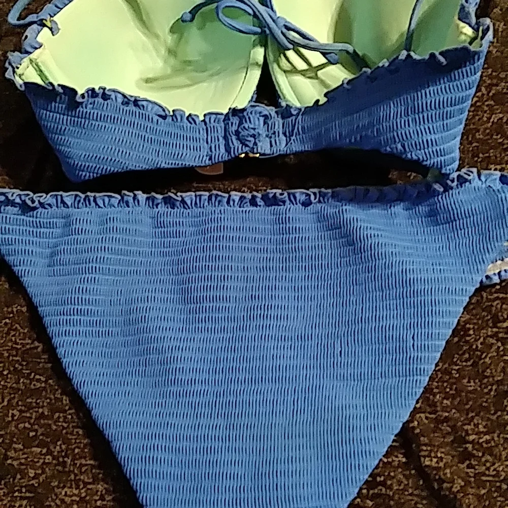 Blue Victoria secret bikini - Picture 3 of 4